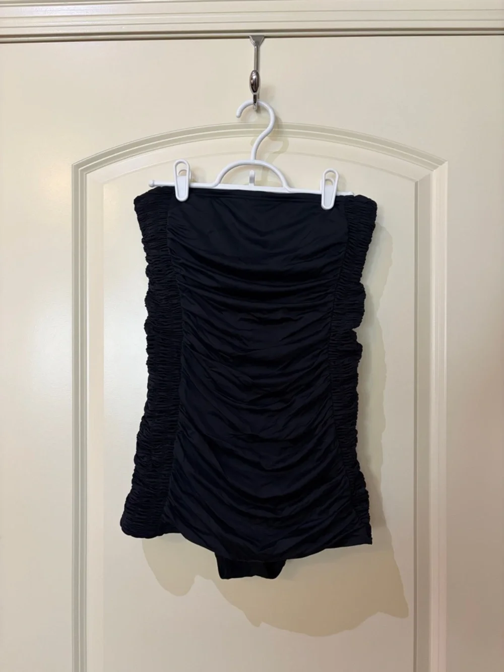Black Ruched Strapless One-Piece Swimsuit - Picture 1 of 8